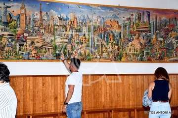 Presentanción en la sede del colectivo vecinal de Jiámar del puzzle más grande del mundo, montado por Tomás Torres/Antonio Alí.